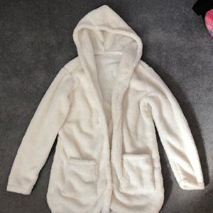 Fuzzy cardigan with hood & packets